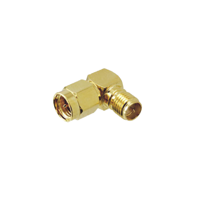 Adaptador en Ángulo Recto, de Conector SMA Macho a SMA Hembra Inverso, Oro/ Oro/ Teflón.