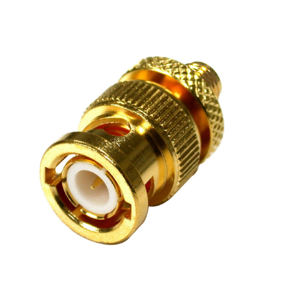 Adaptador en Linea de Conector SMA Hembra a BNC Macho, Oro/ Oro/ Teflón.